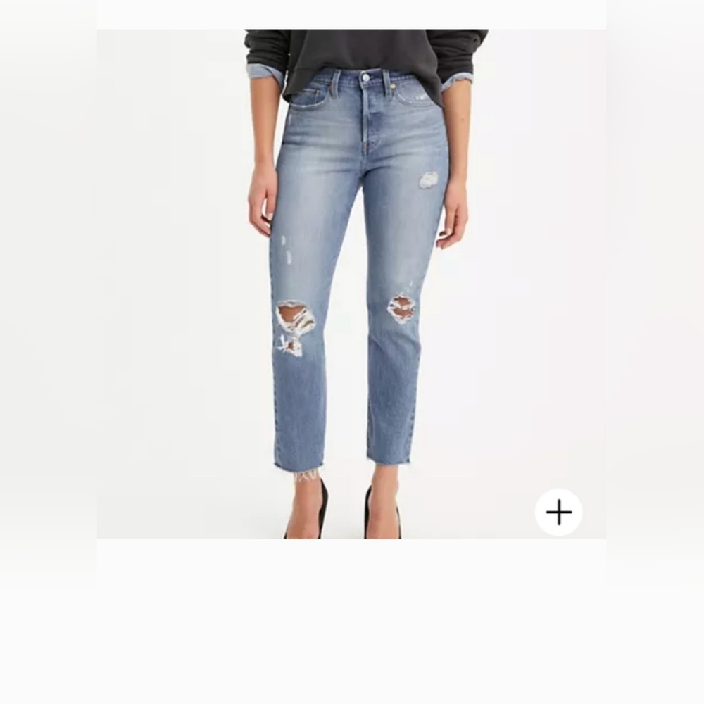 Levi's Wedgie High Rise Tapered Leg Jeans NWT 28 Authentically Yours